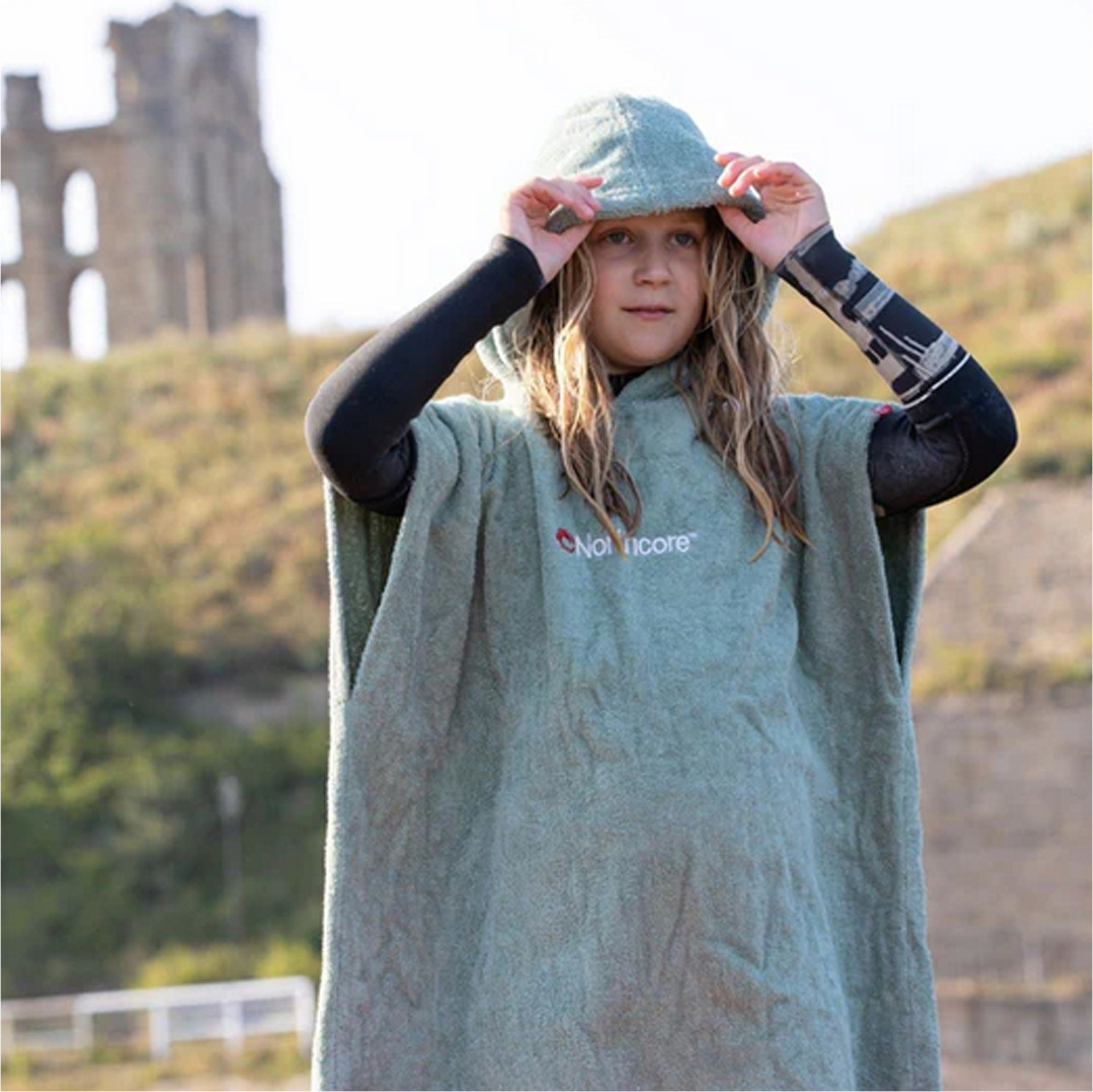2026 Northcore Kinder Strand Basha Kapuzenhandtuch Zum Wechseln Robe / Poncho NOCO24D - Lila